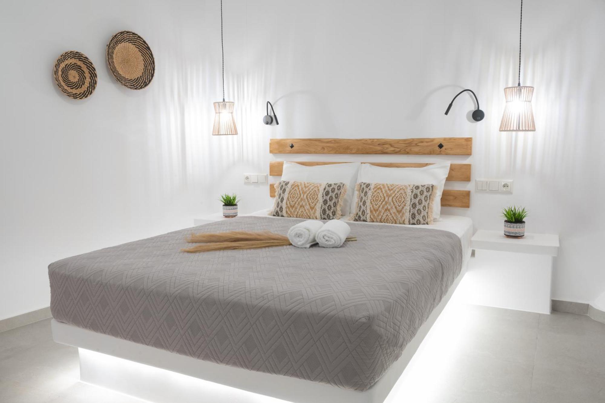 Aparthotel Petros &