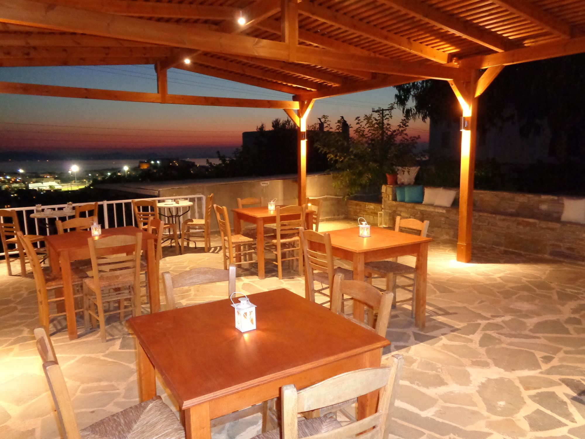 Aparthotel Petros & 2*